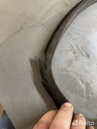 Уплотнитель багажника Mercedes W123