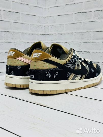 Кроссовки великаны nike sb dunk low pro