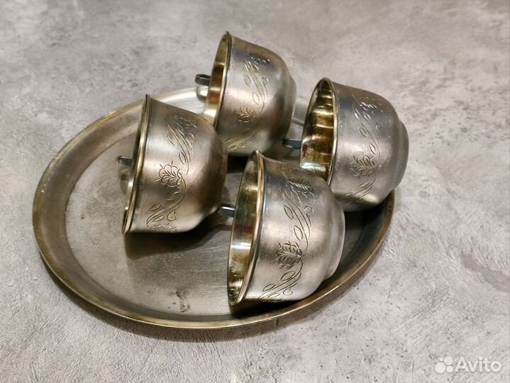 Набор чашек на подносе мельхиор (антиквариат)