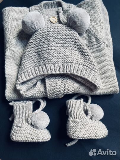 Комплект на малыша, отлично подойдет на выписку