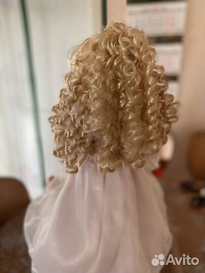 Кукла фарфоровая коллекционная