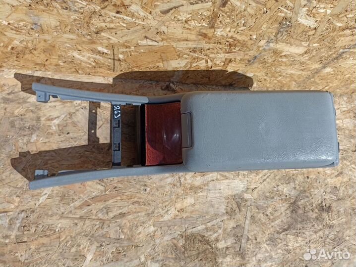 Подлокотник Mercedes W210