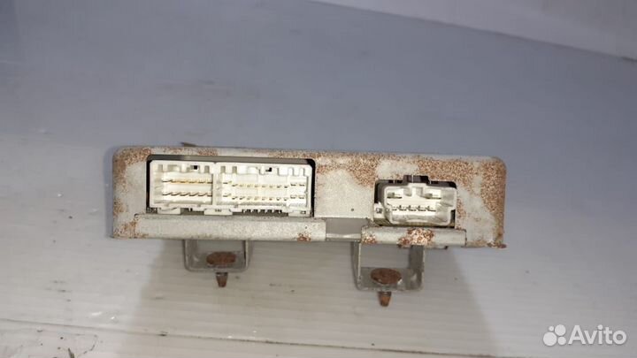 Блок управления рулевой рейкой 4WS camry V30