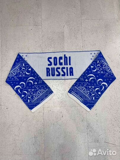 Шарф и шапка спортивной символики