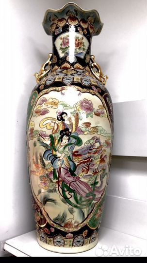 Изящная китайская большая Ваза