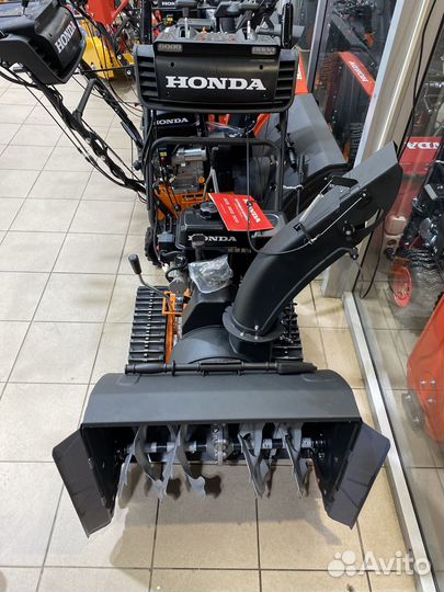 Гусеничная снегоуборочная машина Хонда