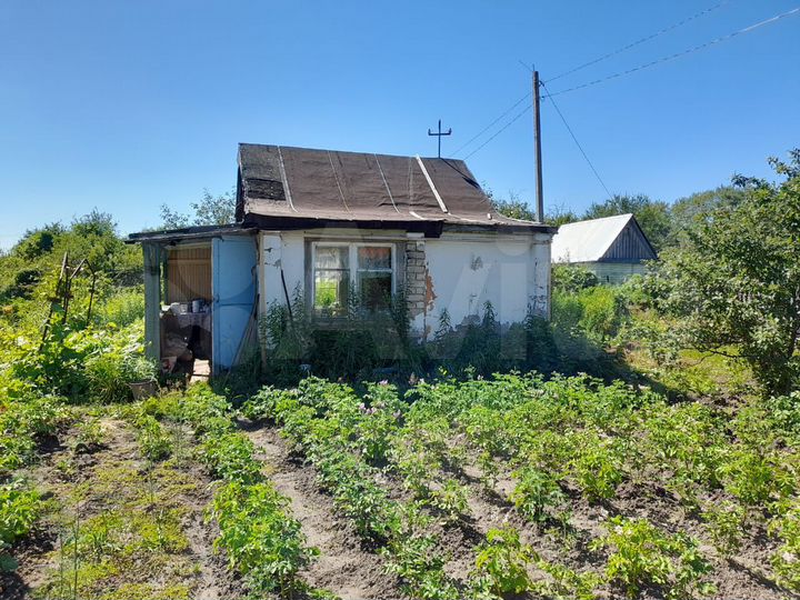 Дача 12 м² на участке 6,37 га