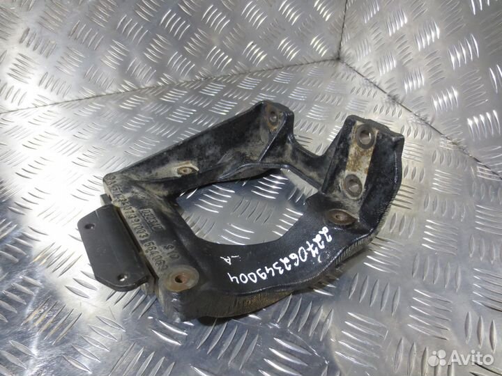 Кронштейн компрессора кондиционера Mercedes-Benz A