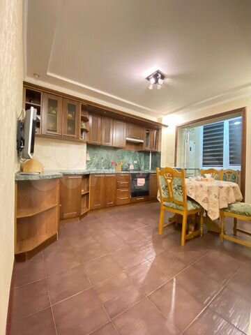 3-к. квартира, 77 м², 5/10 эт.