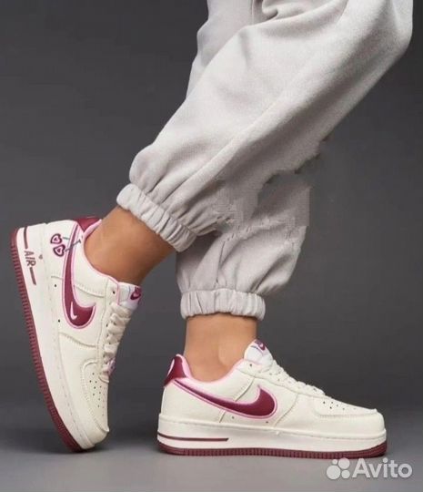 Женские кроссовки Nike