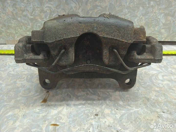 Суппорт передний правый Volkswagen Tiguan 5N1 2.0