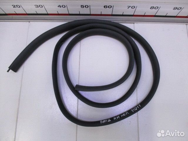Уплотнитель двери Renault Sandero 2 Stepway 5S