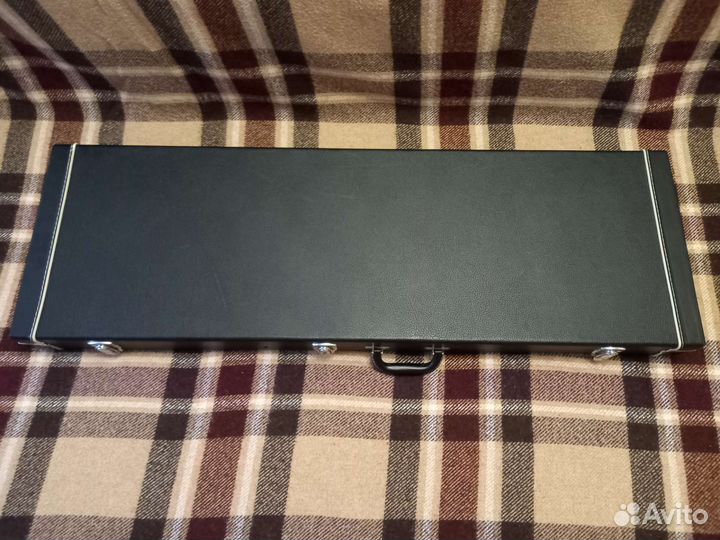 Кейс для бас-гитары