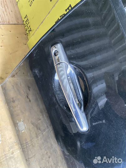 Дверь передняя правая Mitsubishi Grandis (NA4W) 2