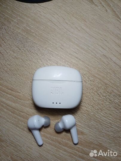 Беспроводные наушники jbl tune 215 tws