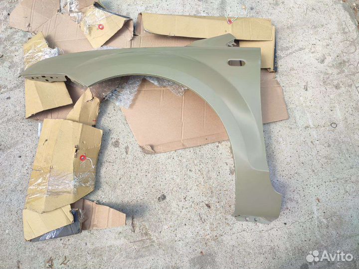 Переднее левое крыло Ford Focus 2