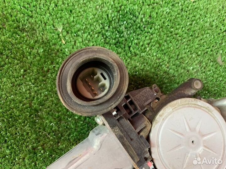 Стеклоподъемный механизм передний левый Toyota