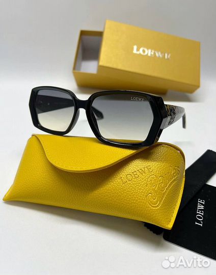 Очки солнцезащитные женские Loewe