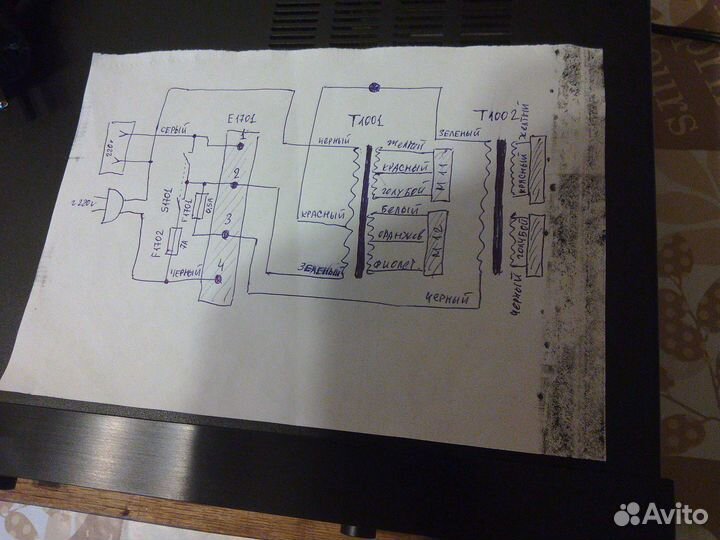 Усилитель Luxman LV-103