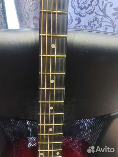 Акустическая гитара