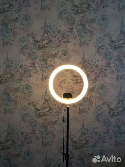 Кольцевая лампа со штативом