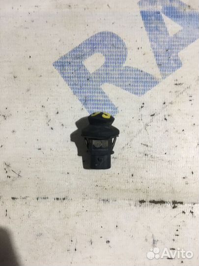 Концевик двери LADA granta 1.6 мт лифтбек