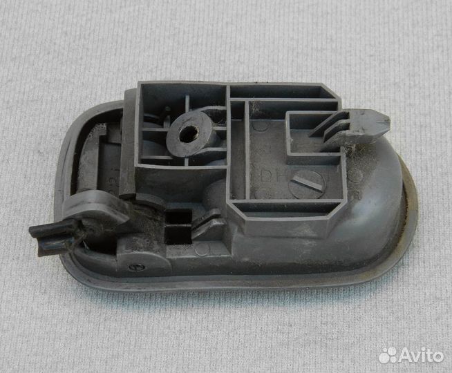 Ручка двери внутренняя правая Mazda 626 GE