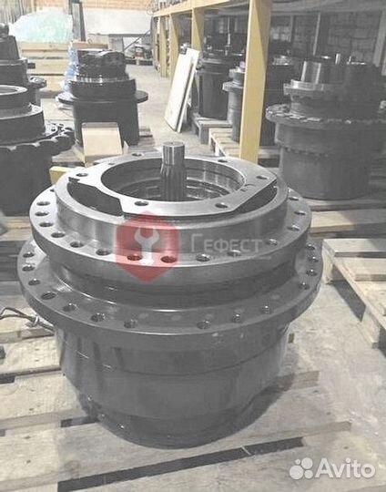 Бортовой редуктор Hyundai R370LC-7