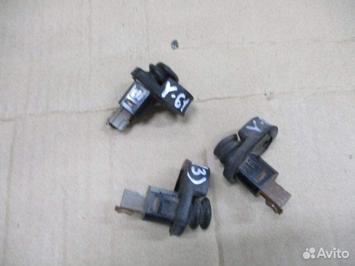 Концевик двери Ниссан Патрол Y61