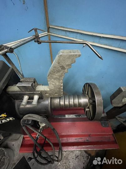 Станок для правки литых дисков