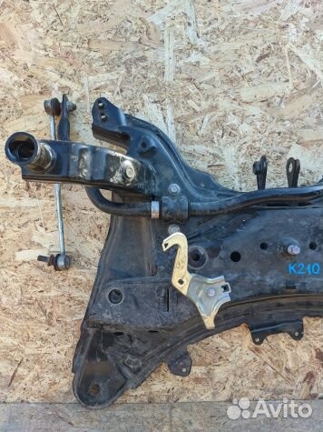 Подрамник передний Toyota Corolla e 210