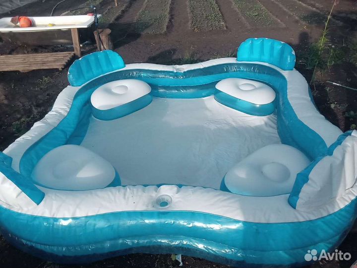 Надувной бассейн