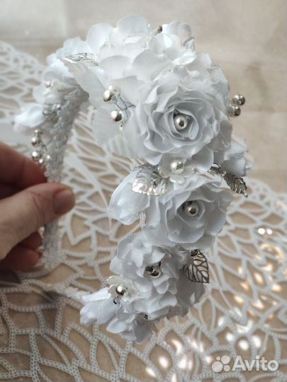 Ободок Белые цветы