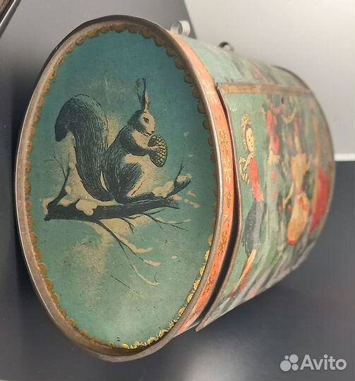 Жестяная коробка от новогоднего подарка СССР. #2