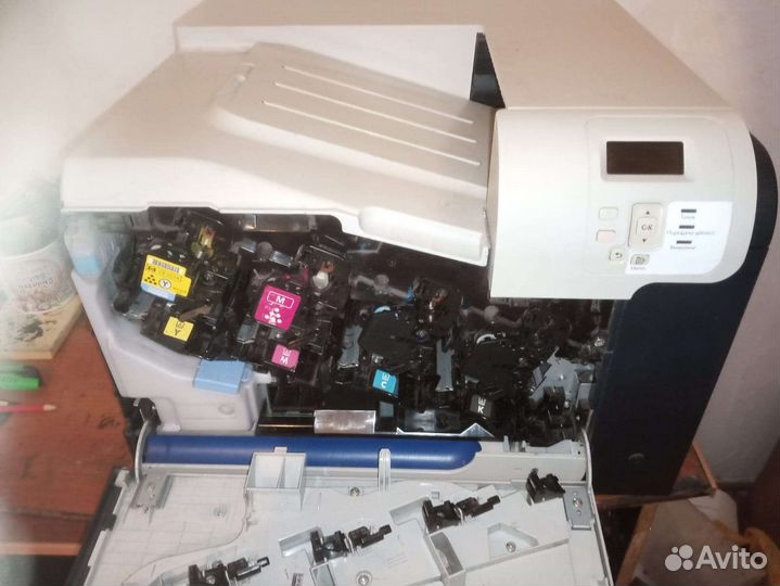 Принтер лазерный цветной hp