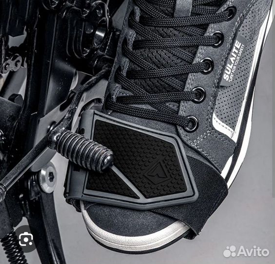 Защита обуви от лапки мотоцикла