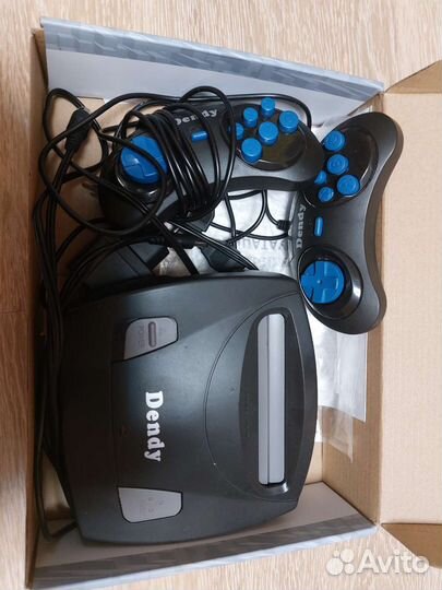 Игровая приставка dendy