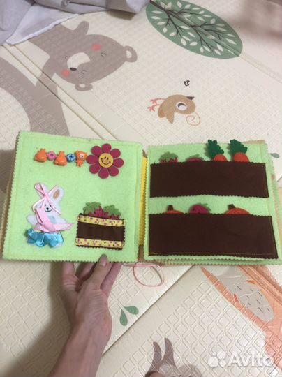 Развивающая книжка из фетра