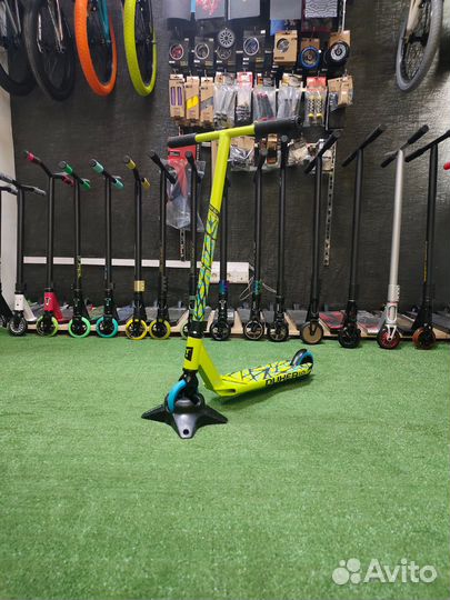 Трюковой самокат Duker 1.0 Evolution