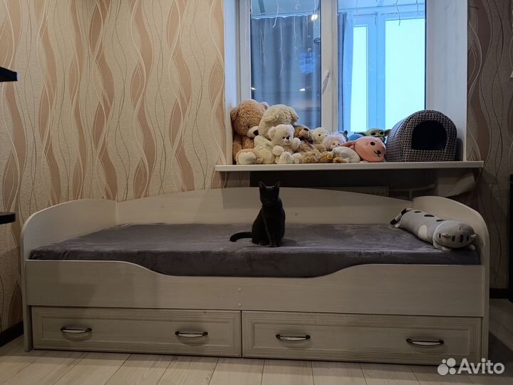 Продаётся комплект детской мебели