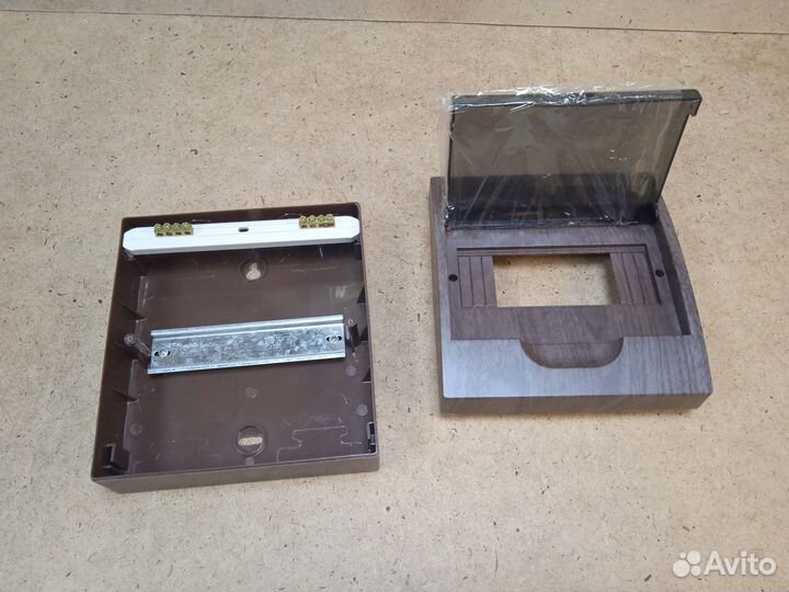 Щит распределительный навесной ЩРН-П- 8