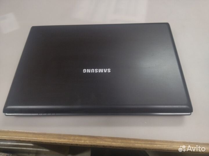 Ноутбук Samsung NP-R519