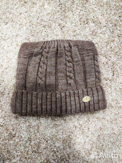 Женская шапка