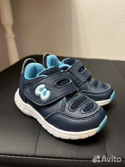 Детские кроссовки