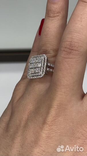 Золотое кольцо с бриллиантами