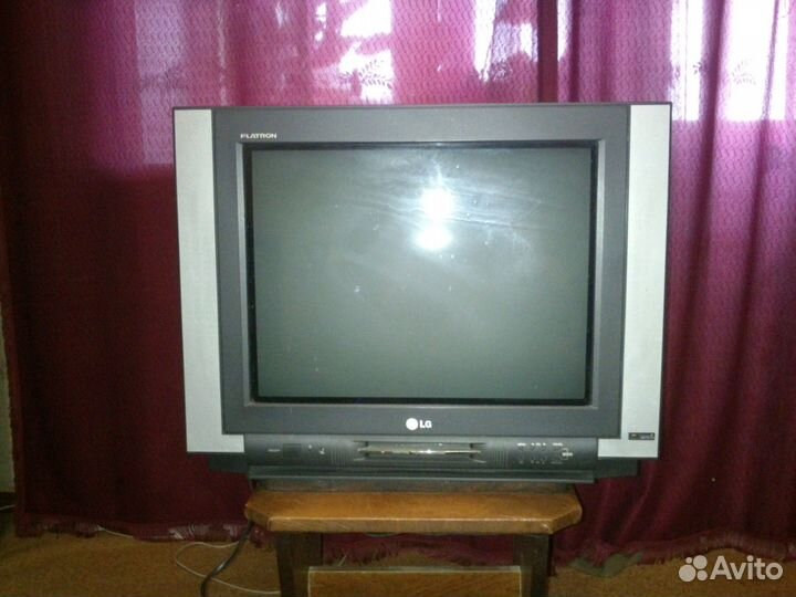 Продам телевизор LG Flatron 54см