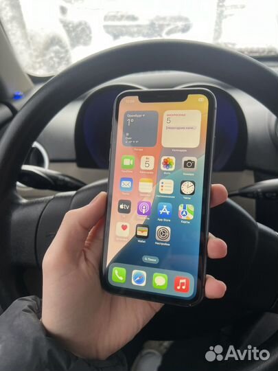 iPhone 11, 64 ГБ