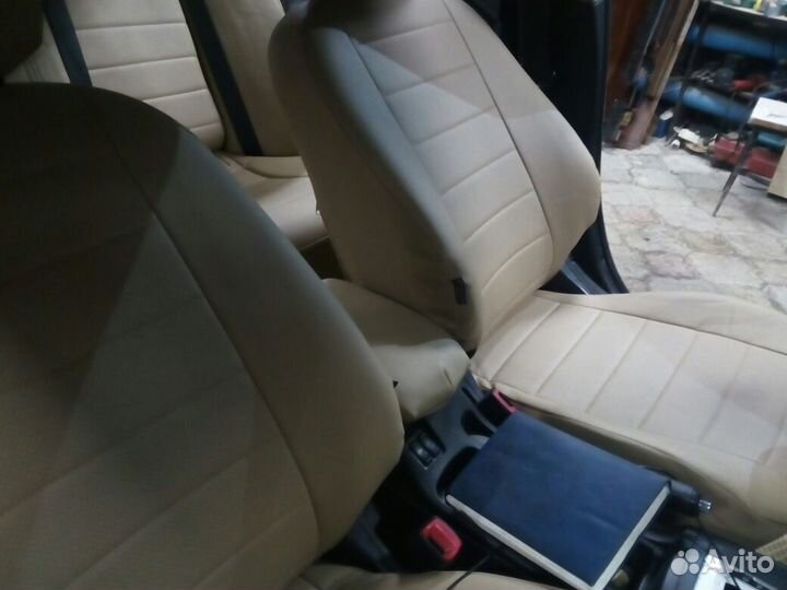 Авточехлы Митсубиси Лансер 10 бежевые