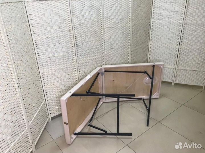 Кушетка массажная. Стол массажный