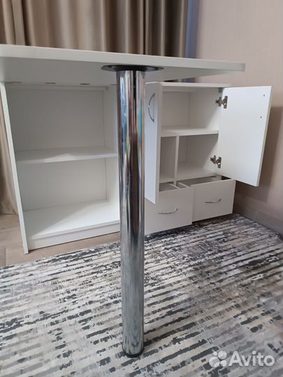 Стол для маникюра